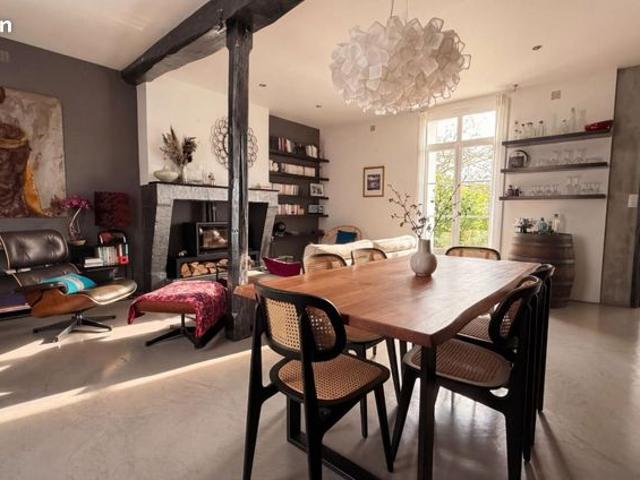 Maison 7 pièces 235 m²