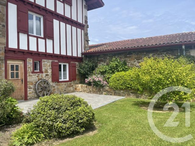 Maison 7 pièces 235 m²