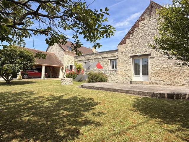 Maison 7 pièces 235 m²