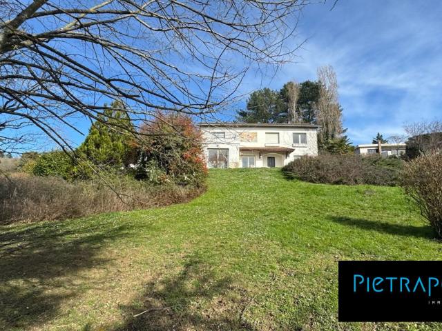 Maison 7 pièces 235 m²