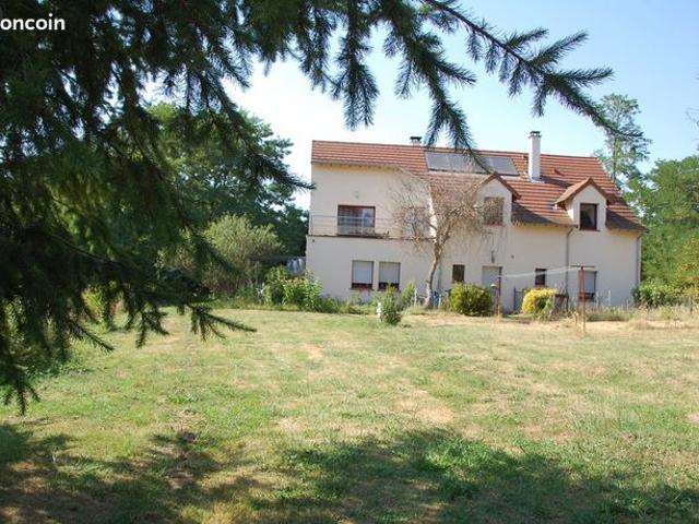 Maison 7 pièces 235 m²