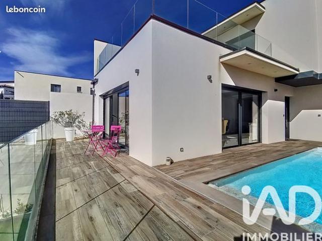 Maison 7 pièces 235 m²