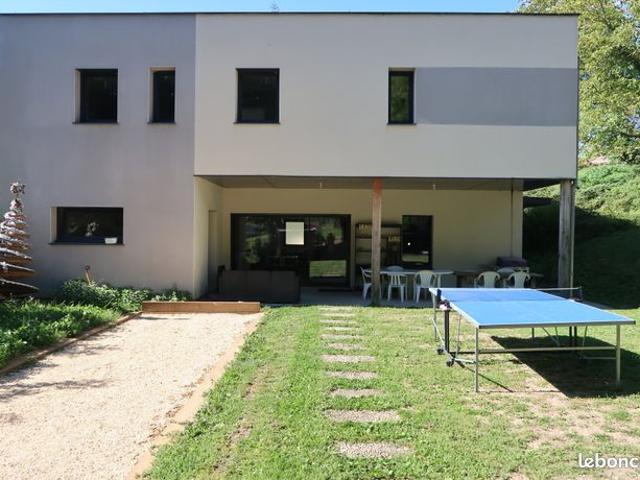 Maison 7 pièces 235 m²