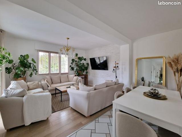 Maison 7 pièces 235 m²