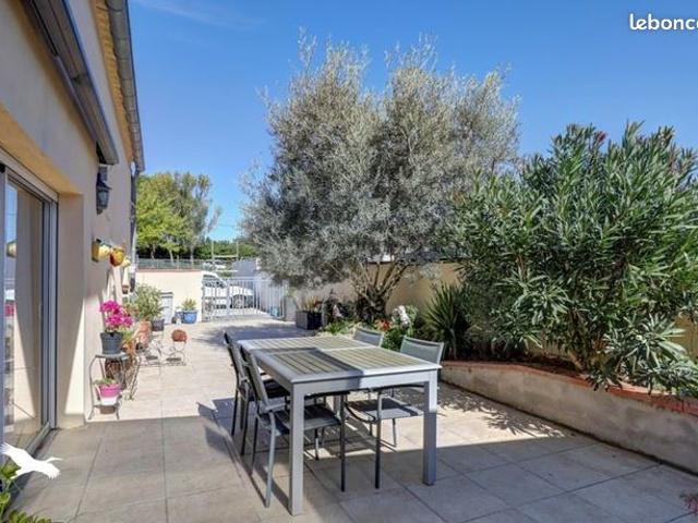 Maison 7 pièces 235 m²