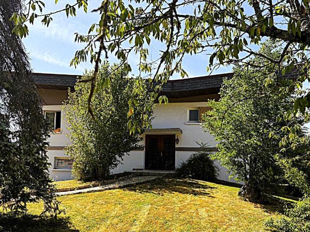 Maison 7 pièces 235 m²