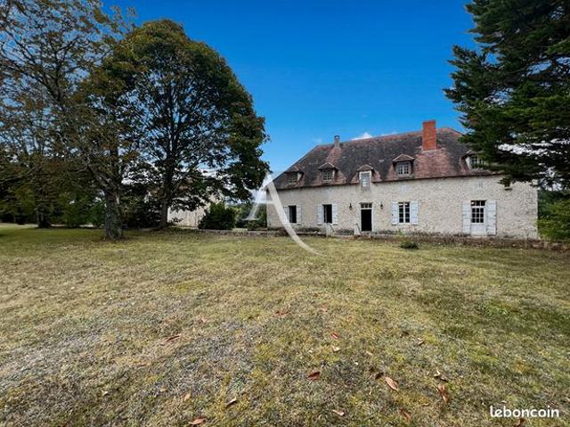 Maison 7 pièces 235 m²