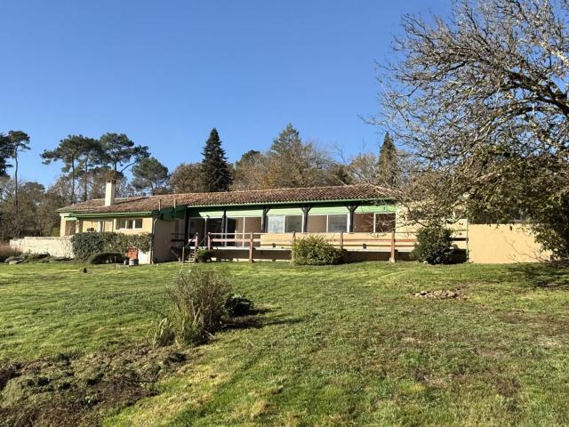 Maison 7 pièces 235 m²