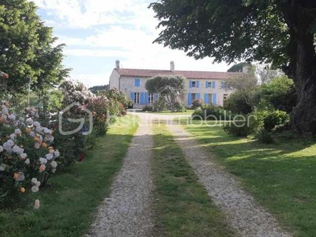 Maison 7 pièces 235 m²