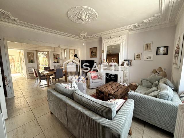 Maison 7 pièces 236 m²