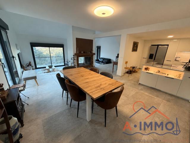 Maison 7 pièces 236 m²