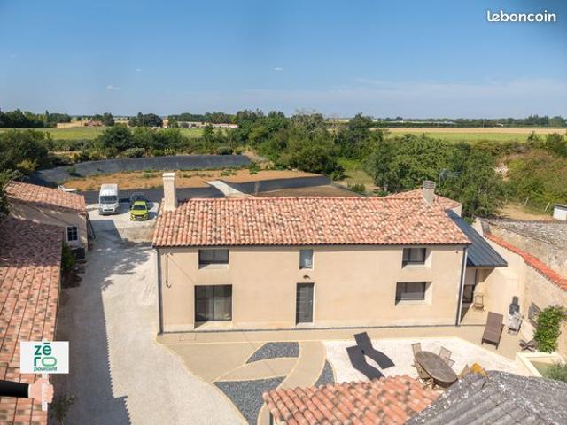 Maison 7 pièces 236 m²