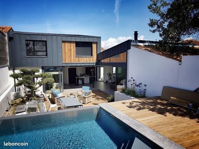 Maison 7 pièces 236 m²
