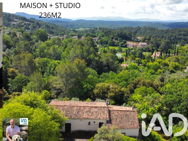Maison 7 pièces 236 m²