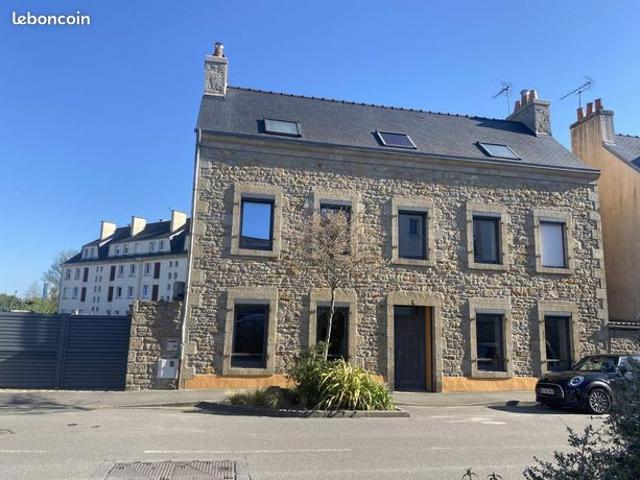 Maison 7 pièces 236 m²