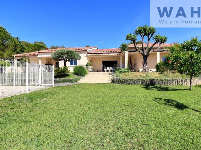 Maison 7 pièces 236 m²