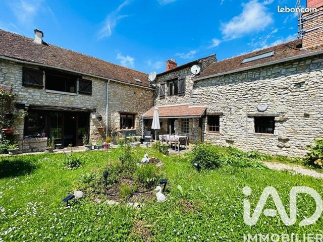 Maison 7 pièces 236 m²