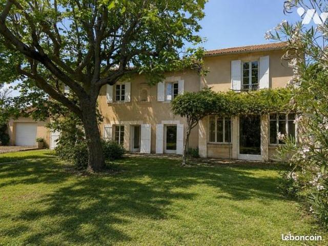 Maison 7 pièces 236 m²