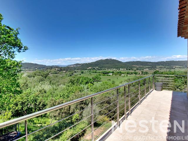 Maison 7 pièces 236 m²