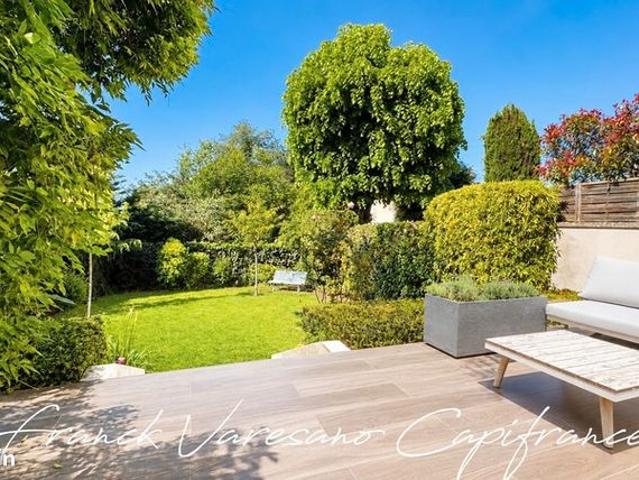 Maison 7 pièces 236 m²