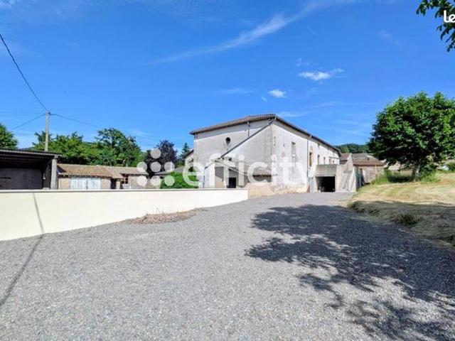 Maison 7 pièces 236 m²