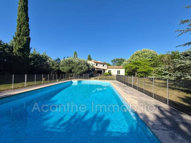 Maison 7 pièces 236 m²