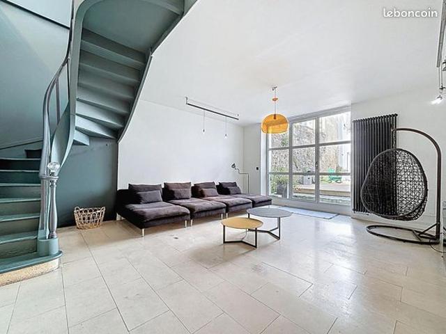 Maison 7 pièces 236 m²