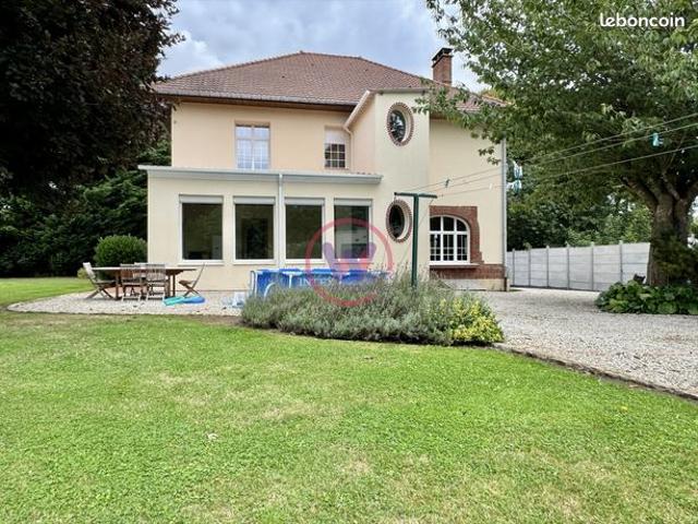 Maison 7 pièces 237 m²