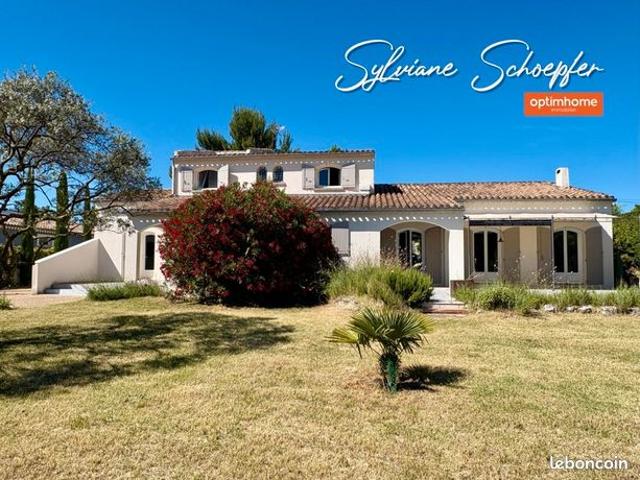Maison 7 pièces 237 m²