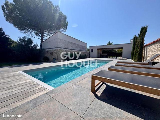 Maison 7 pièces 237 m²