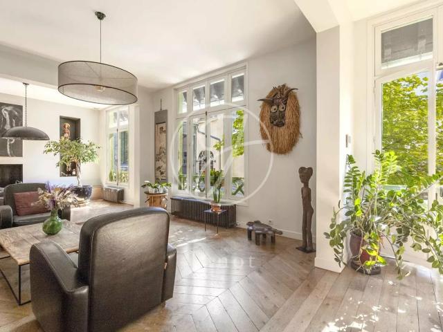 Maison 7 pièces 237 m²