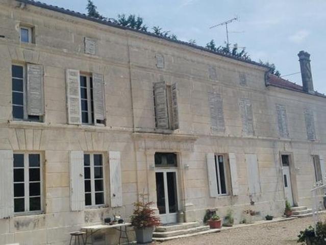 Maison 7 pièces 237 m²