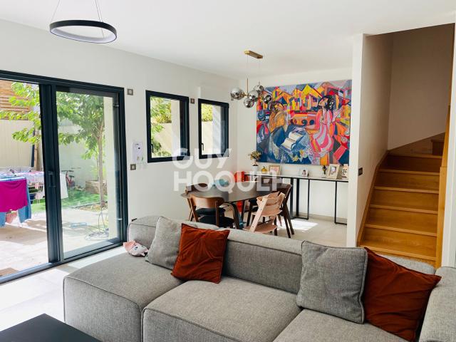 Maison 7 pièces 237 m²