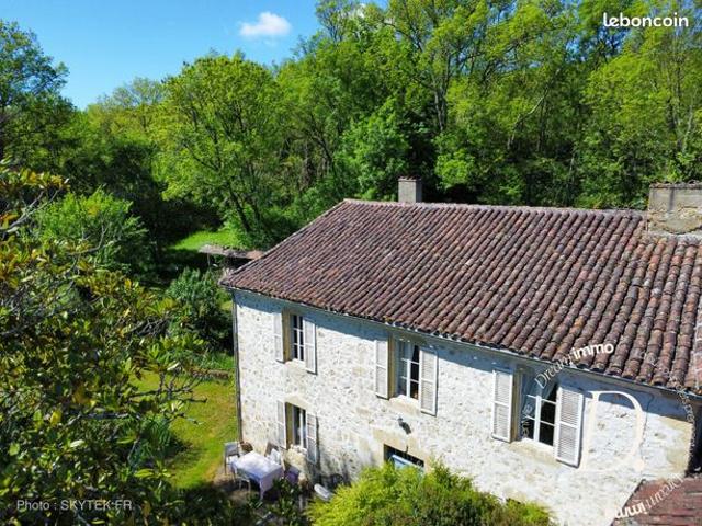 Maison 7 pièces 237 m²