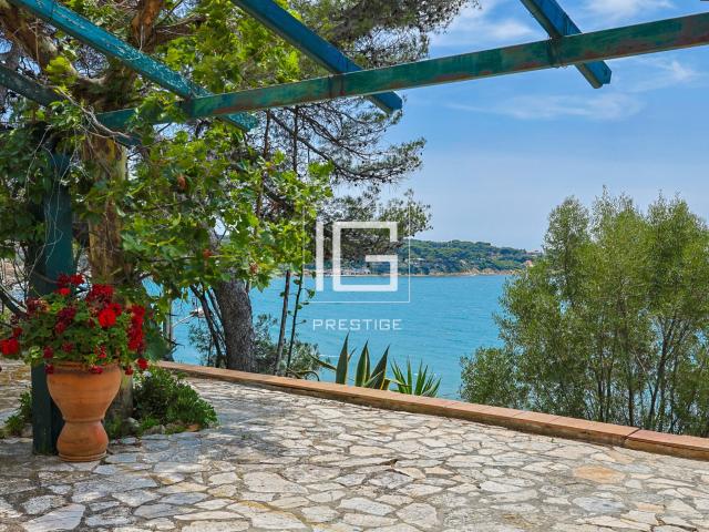 Maison 7 pièces 237 m²
