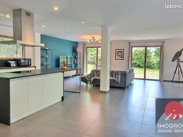 Maison 7 pièces 237 m²