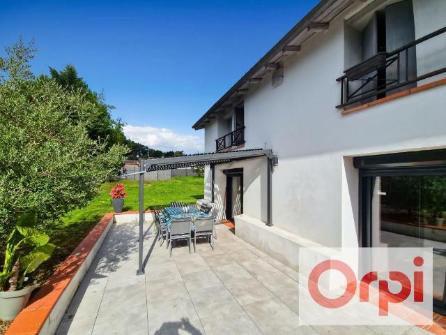 Maison 7 pièces 237 m²