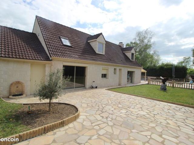 Maison 7 pièces 238 m²