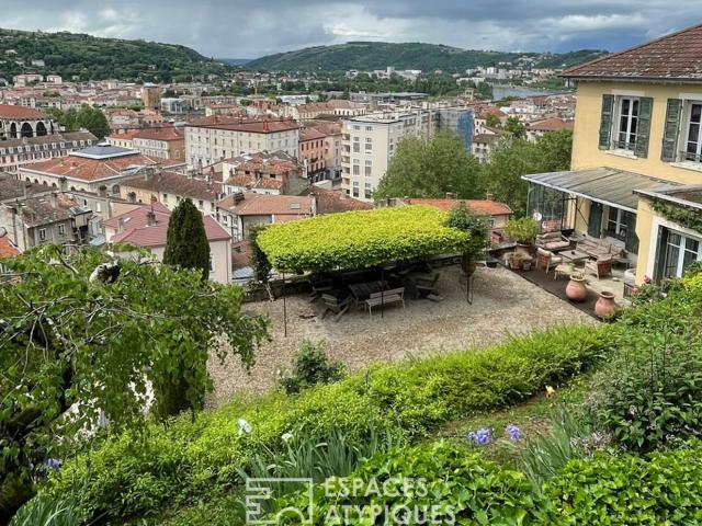 Maison 7 pièces 238 m²