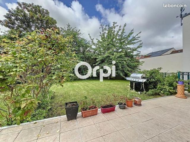 Maison 7 pièces 238 m²