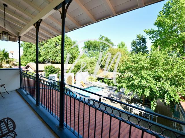 Maison 7 pièces 238 m²