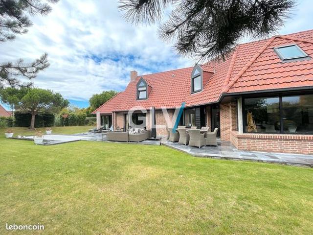 Maison 7 pièces 238 m²