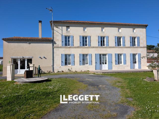 Maison 7 pièces 238 m²