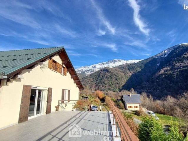 Maison 7 pièces 238 m²