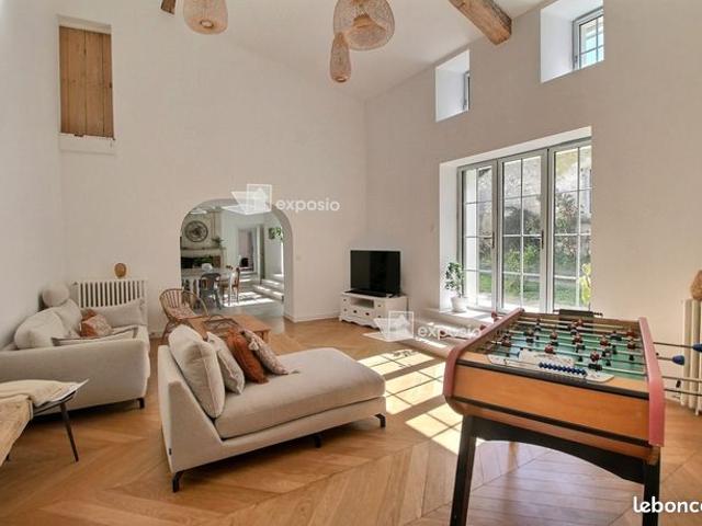 Maison 7 pièces 238 m²
