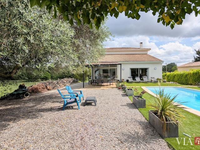 Maison 7 pièces 238 m²