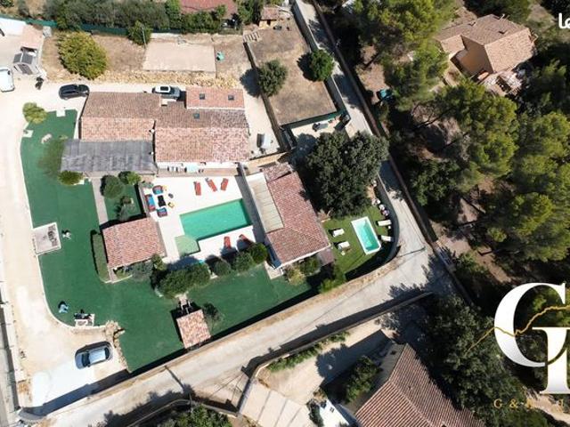 Maison 7 pièces 238 m²