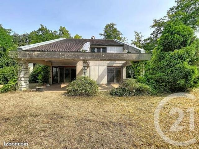 Maison 7 pièces 238 m²