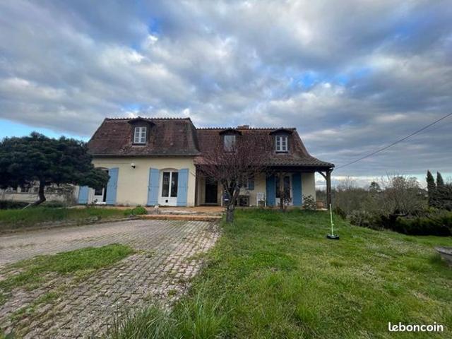 Maison 7 pièces 238 m²