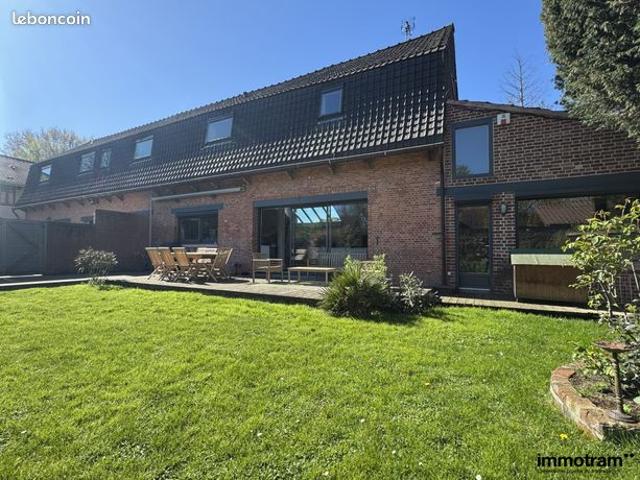 Maison 7 pièces 239 m²